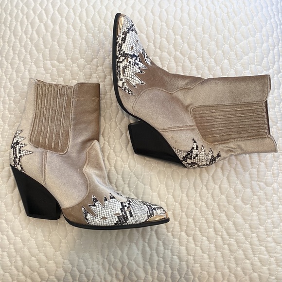 EGO Official Cape Robbin Kelsey Cowboy Snake and Velour Bootie Size 8 - Picture 4 of 5